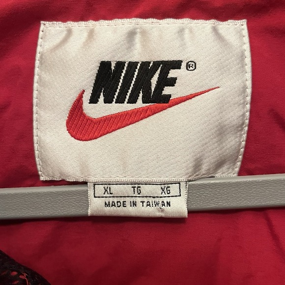Vintage 90s Nike Windbreaker Jacket Red XL Silver Swoosh Sleeve Tape 1998 VTG - Picture 2 of 10